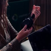 Secrétaire gérant une permanence téléphonique externalisée pour un professionnel libéral