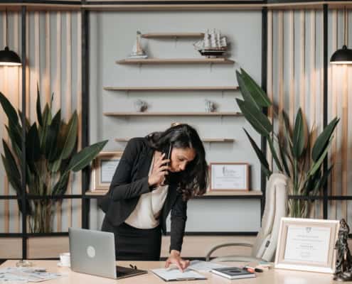 Secrétaire virtuelle en permanence téléphonique pour avocat — secrétariat juridique | Assistance Virtuelle